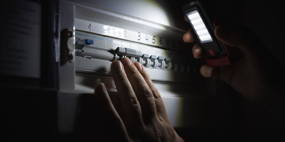 Elektricien Oegstgeest – Specialist bij stroomstoring, groepenkast en installaties